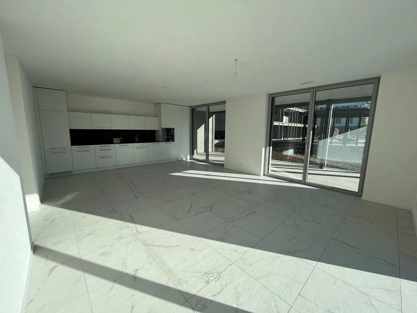 grosszügige 3.5 Zimmer-Garten-Wohnung mit privaten Gartenanteil - Foto 1 von 9