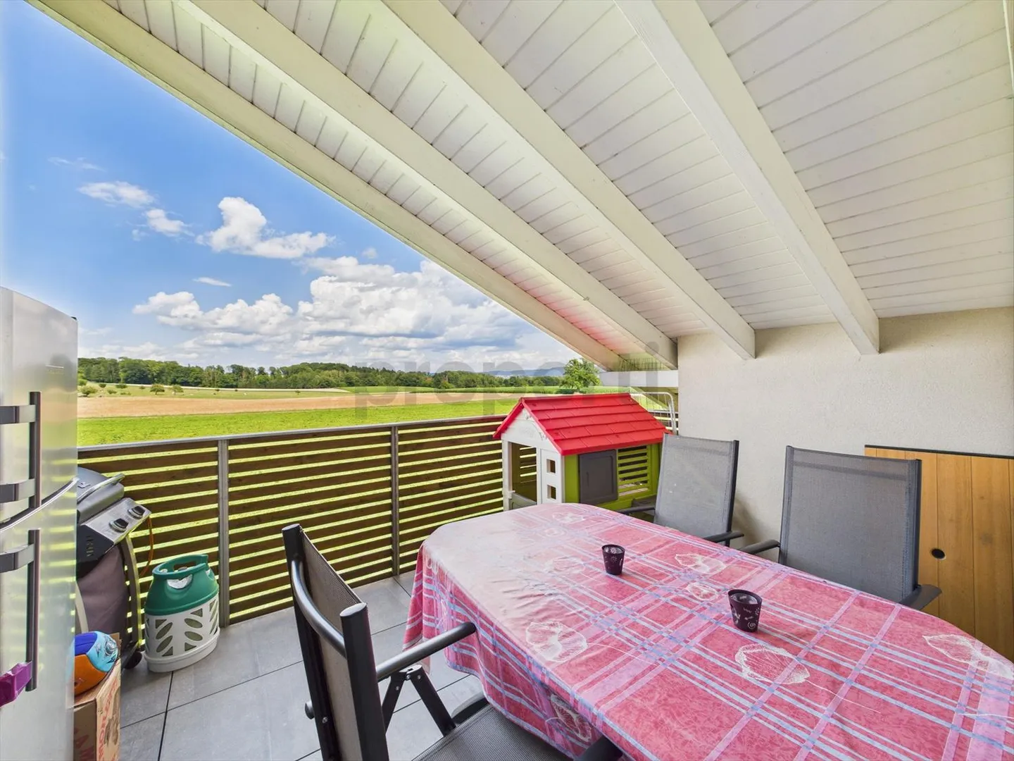 Spazioso appartamento moderno di 4,5 locali con balcone a Vallon FR - Foto 9 di 12