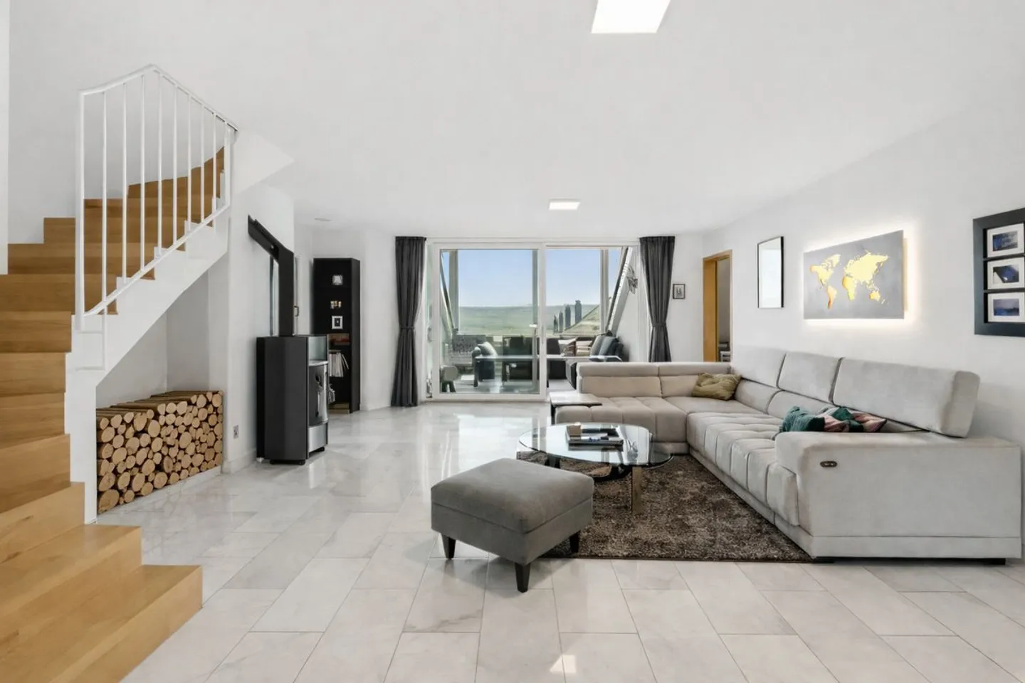 Appartamento attico con vista panoramica a Oberwil-Lieli - Foto 3 di 11