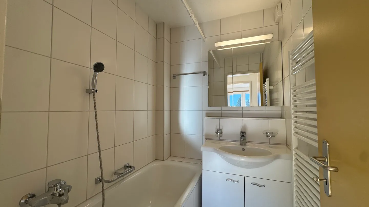 Appartamento soleggiato in posizione adatta alle famiglie - Foto 6 di 9