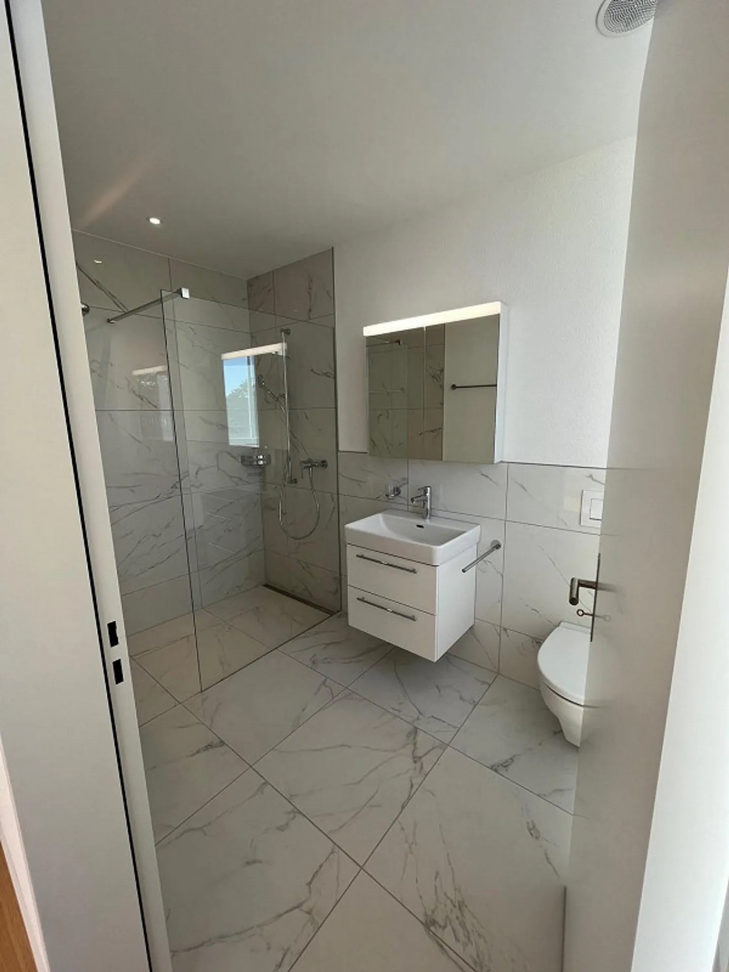 grosszügige 3.5 Zimmer-Garten-Wohnung mit privaten Gartenanteil - Foto 5 von 9