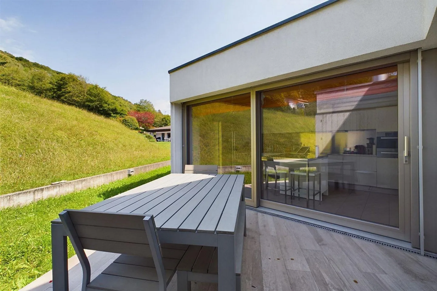 Elegante Villa mit Panoramablick - Foto 15 von 26