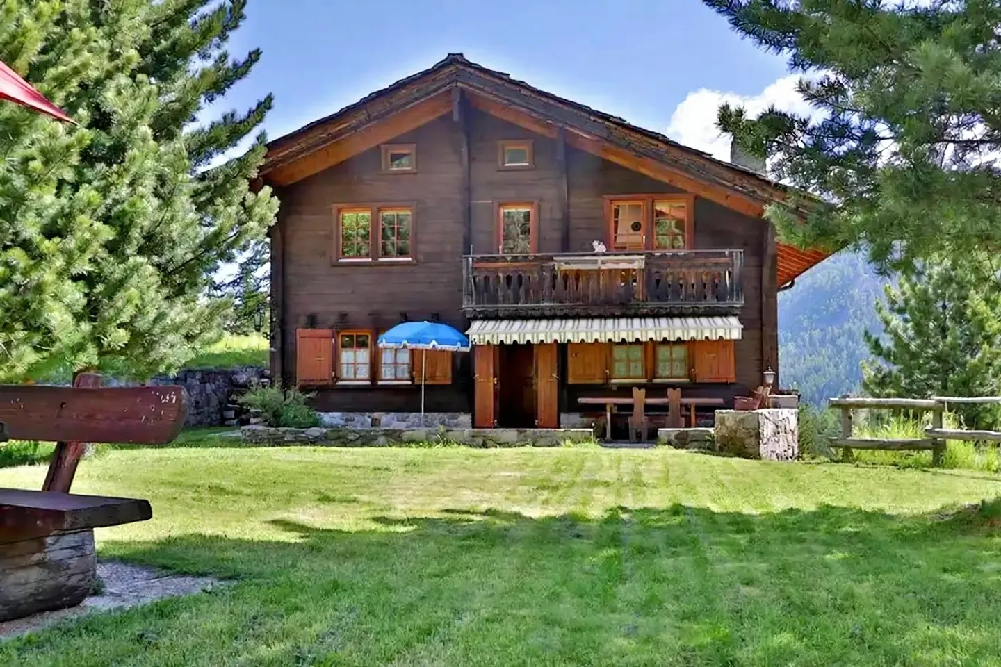 Chalet - Photo 1 of 29