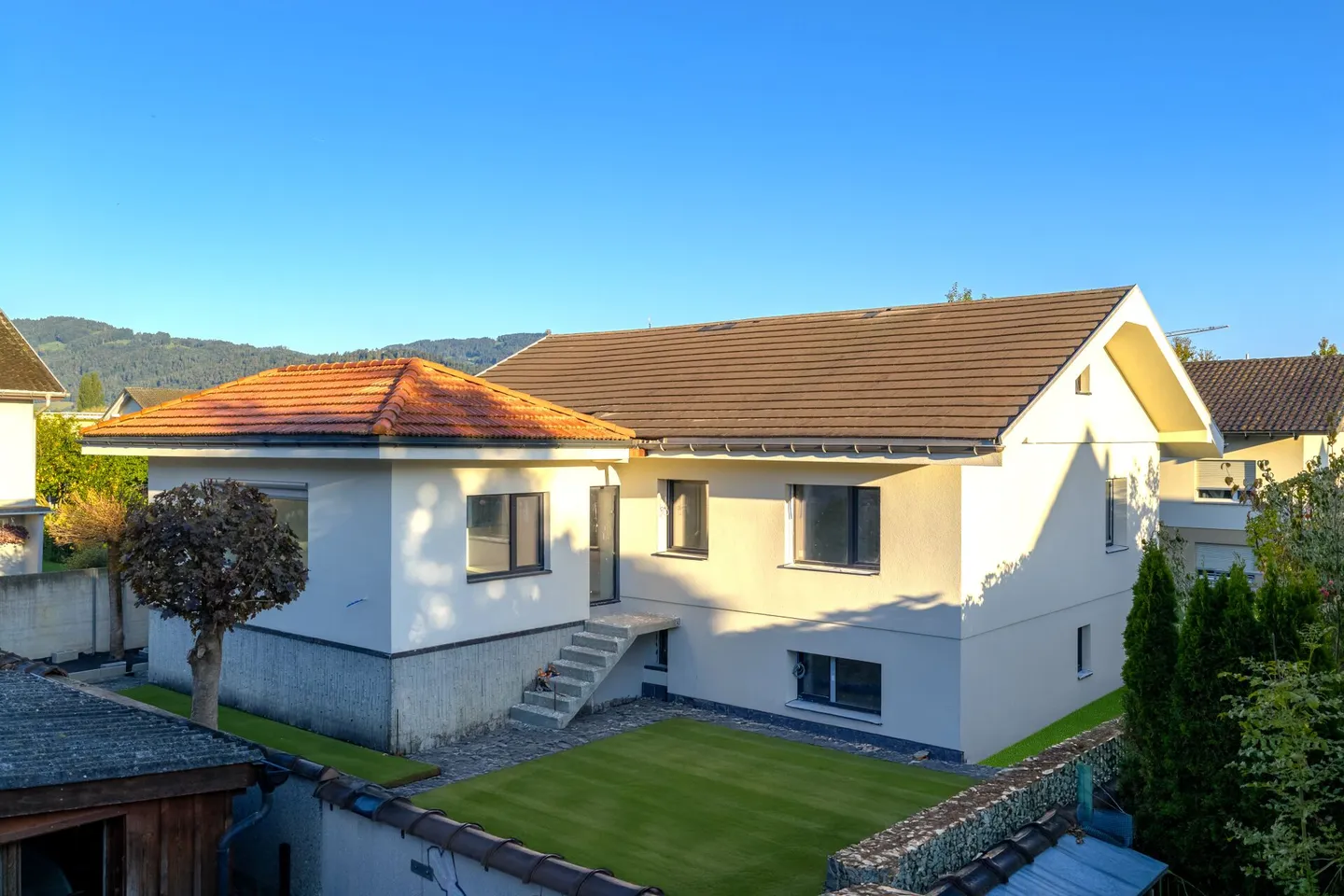 Villa unifamiliare a Widnau - completamente ristrutturata, efficiente dal punto di vista energetico e in una posizione micro-ottimale - Foto 4 di 17