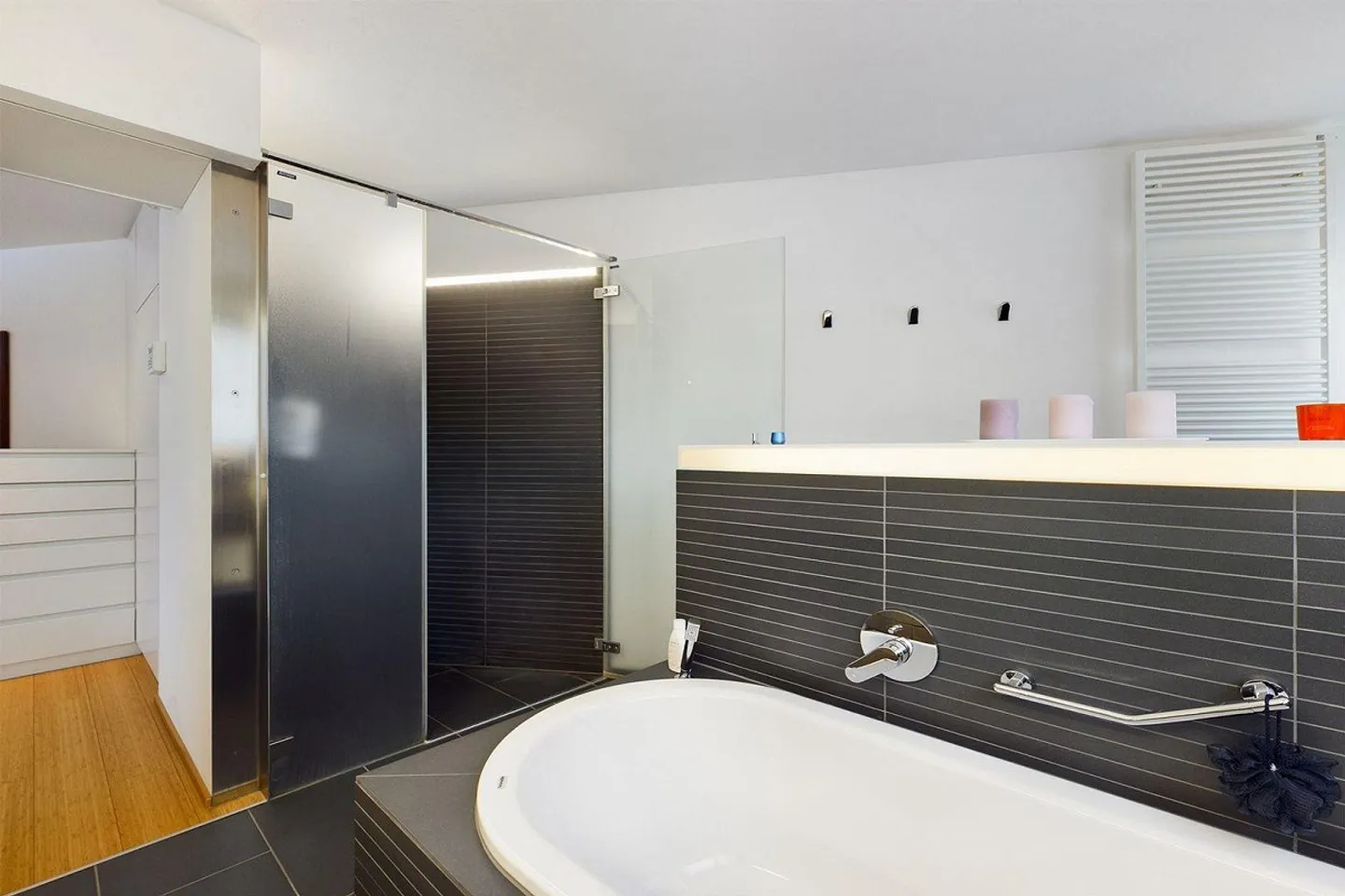 Elegante Villa mit Panoramablick - Foto 20 von 26