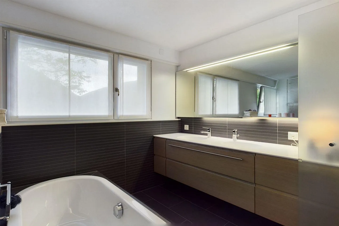 Elegante Villa mit Panoramablick - Foto 21 von 26