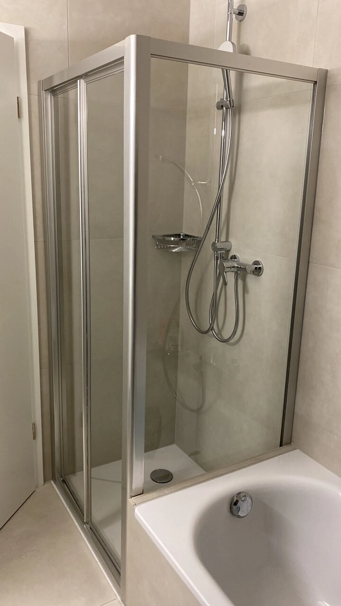 3,5 stanze al piano terra con terrazza e giardino - Foto 5 di 9