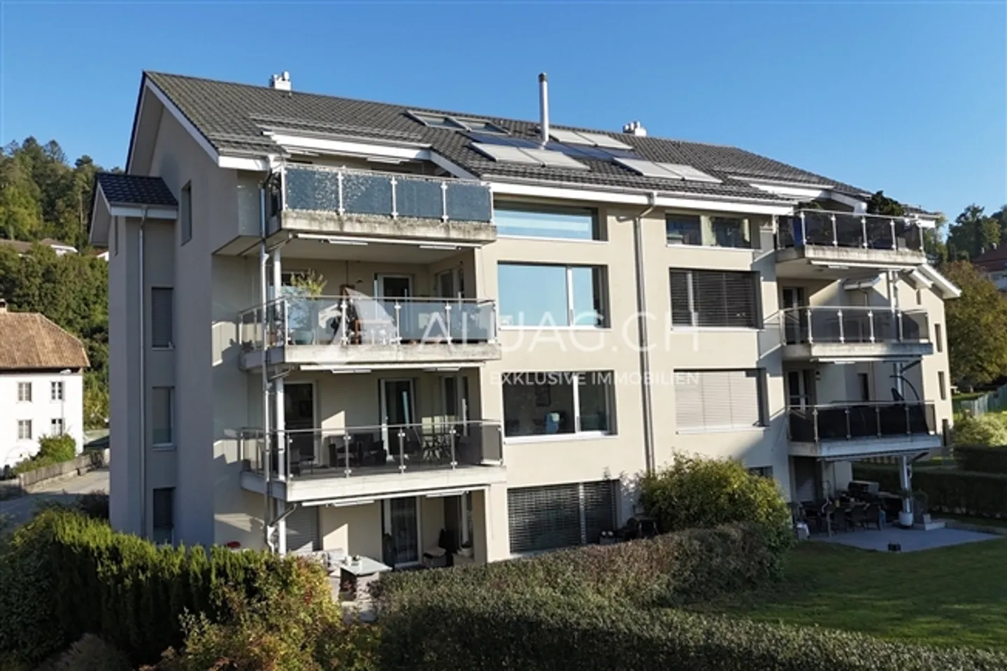 Family-Friendly Ground Floor Apartment - Photo 2 of 11