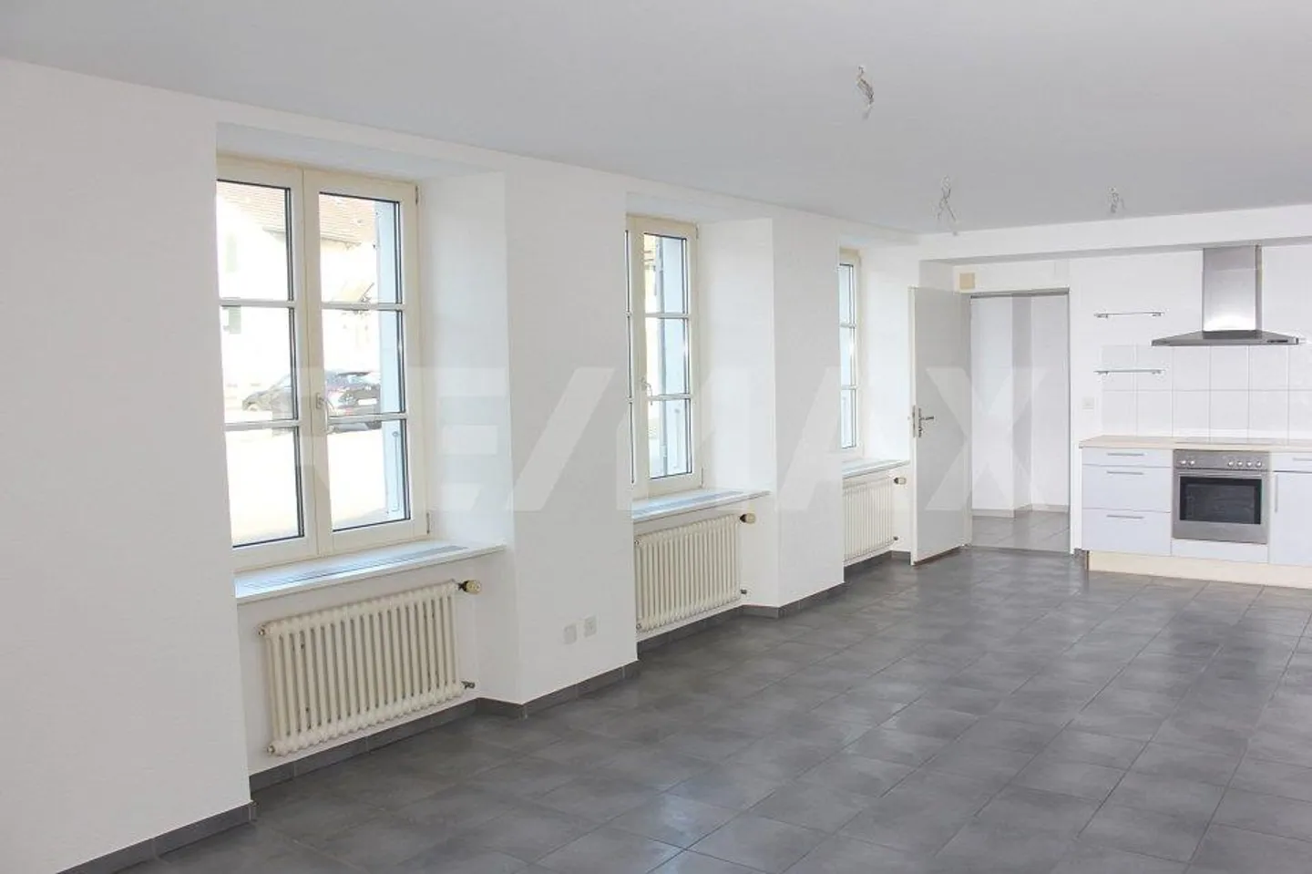 grosszügiges 2 Parteienhaus / Einfamilienhaus mit Einliegerwohnung - Foto 2 von 13
