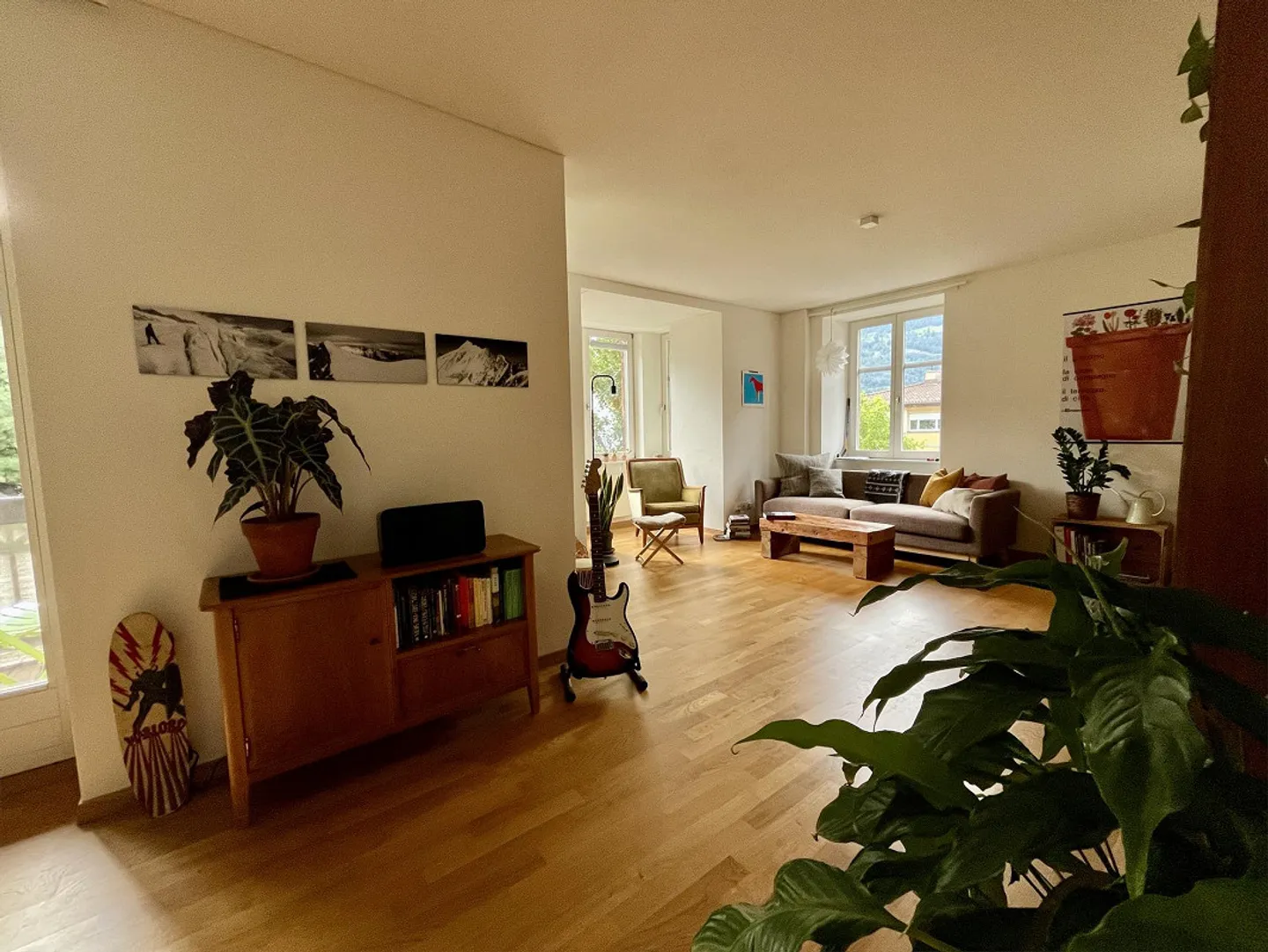 Very sunny, bright and central 3.5 room apartment from 01.03.2026 - Photo 2 of 13