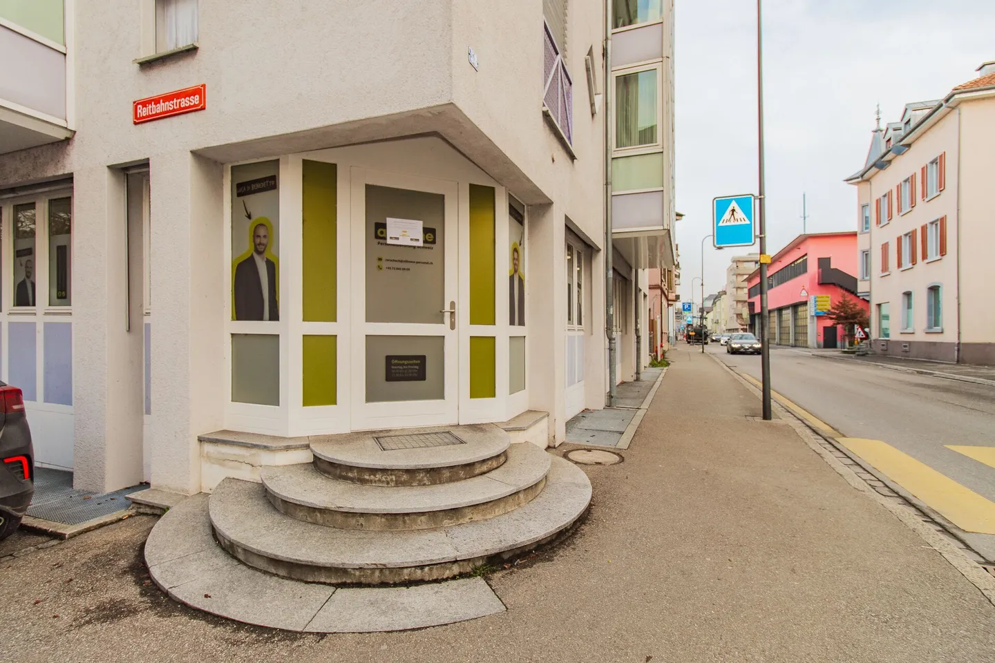 Attractive office space on the ground floor in a central location in Rorschach - Photo 2 of 11