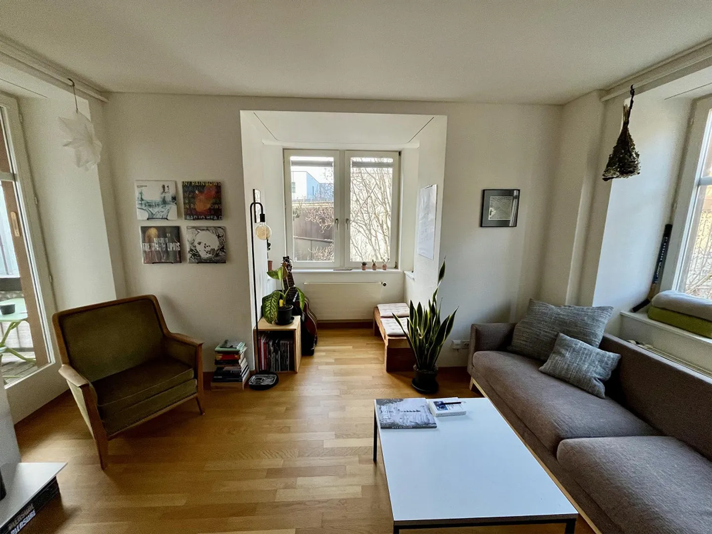 Very sunny, bright and central 3.5 room apartment from 01.03.2026 - Photo 1 of 13