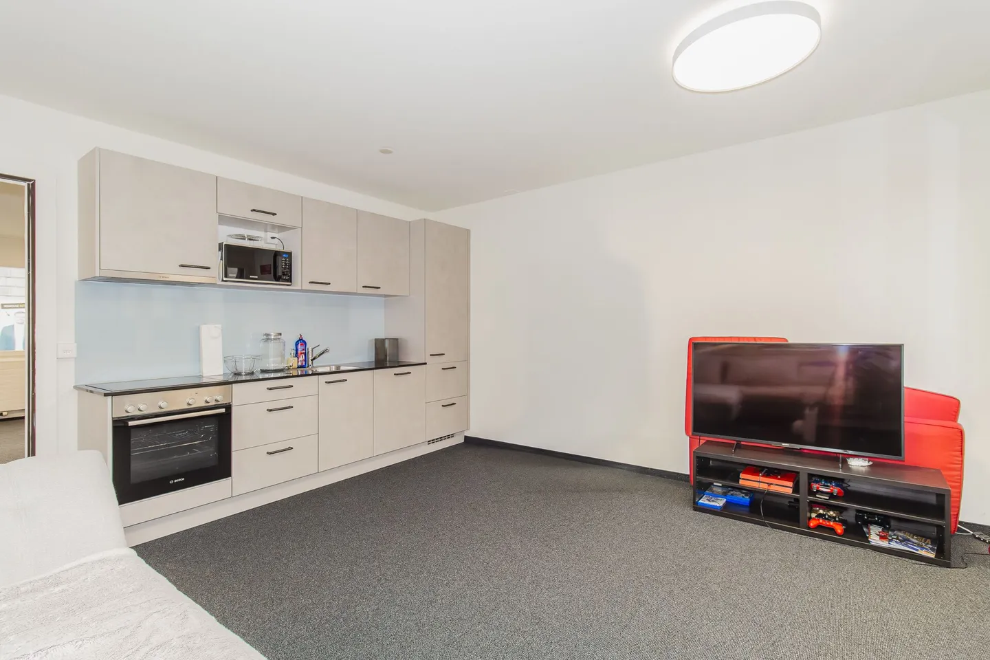 Attractive office space on the ground floor in a central location in Rorschach - Photo 8 of 11