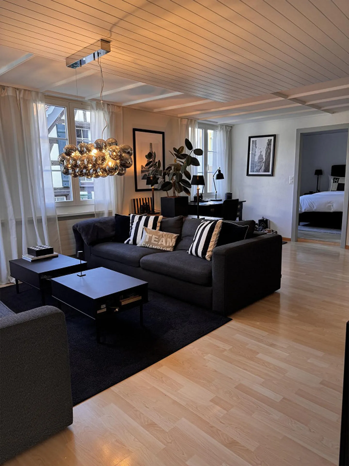 Spacious 4½-room apartment with special charm – approx. 125 m² in He - Photo 1 of 13
