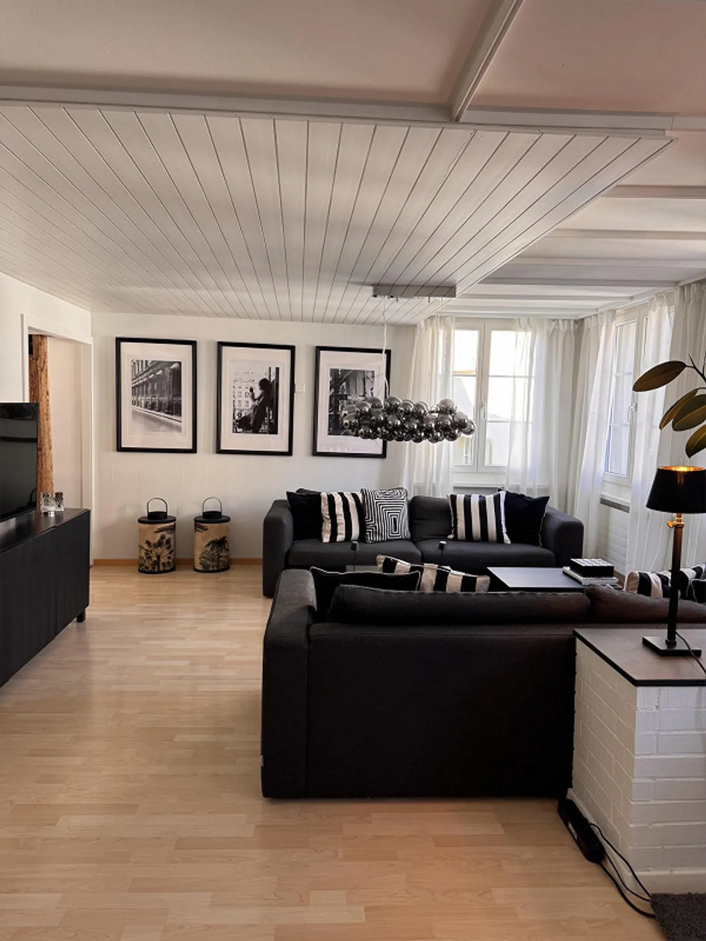 Spacious 4½-room apartment with special charm – approx. 125 m² in He - Photo 2 of 13