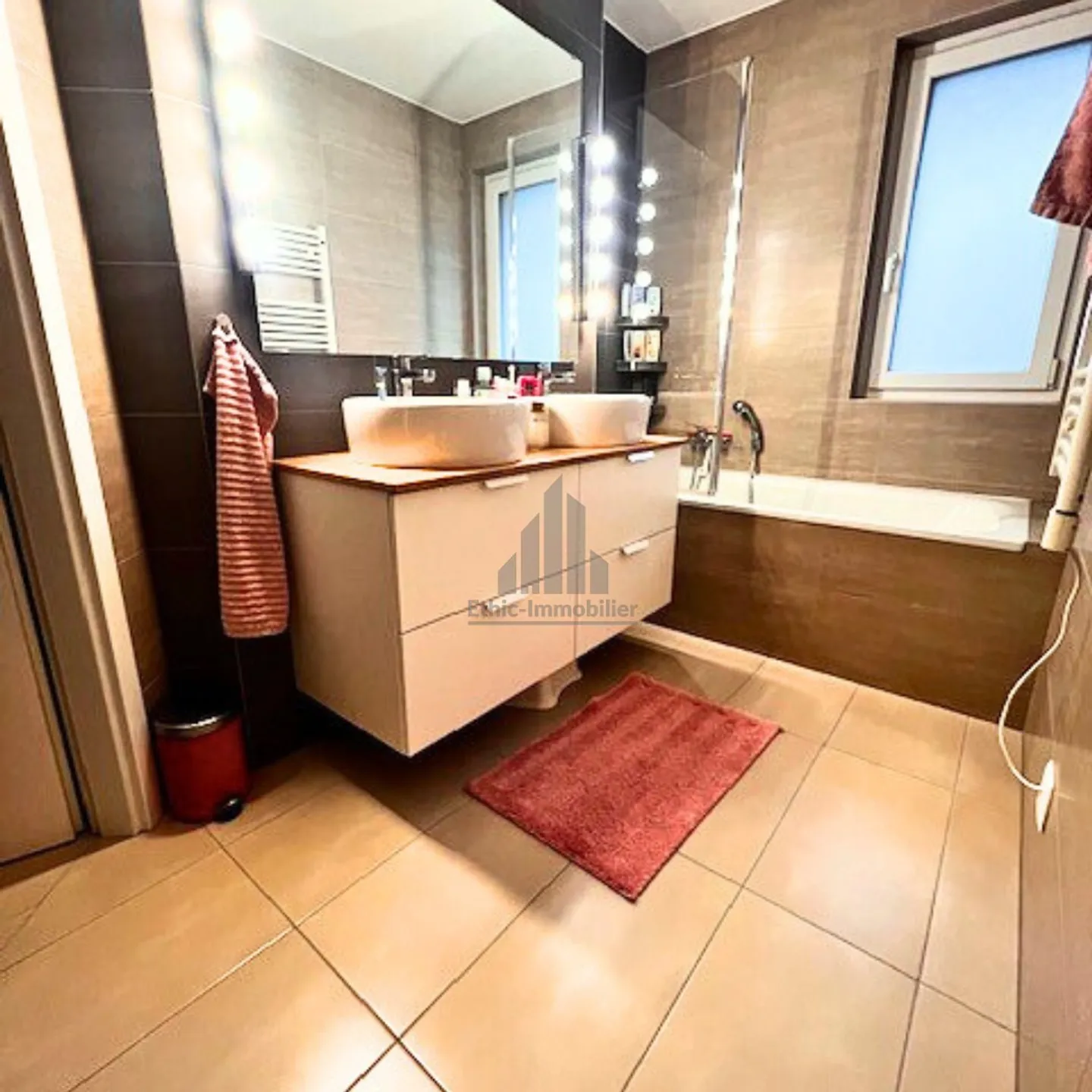 4.5-room garden-level apartment 100 m² + private garden 80 m² - Photo 7 of 13