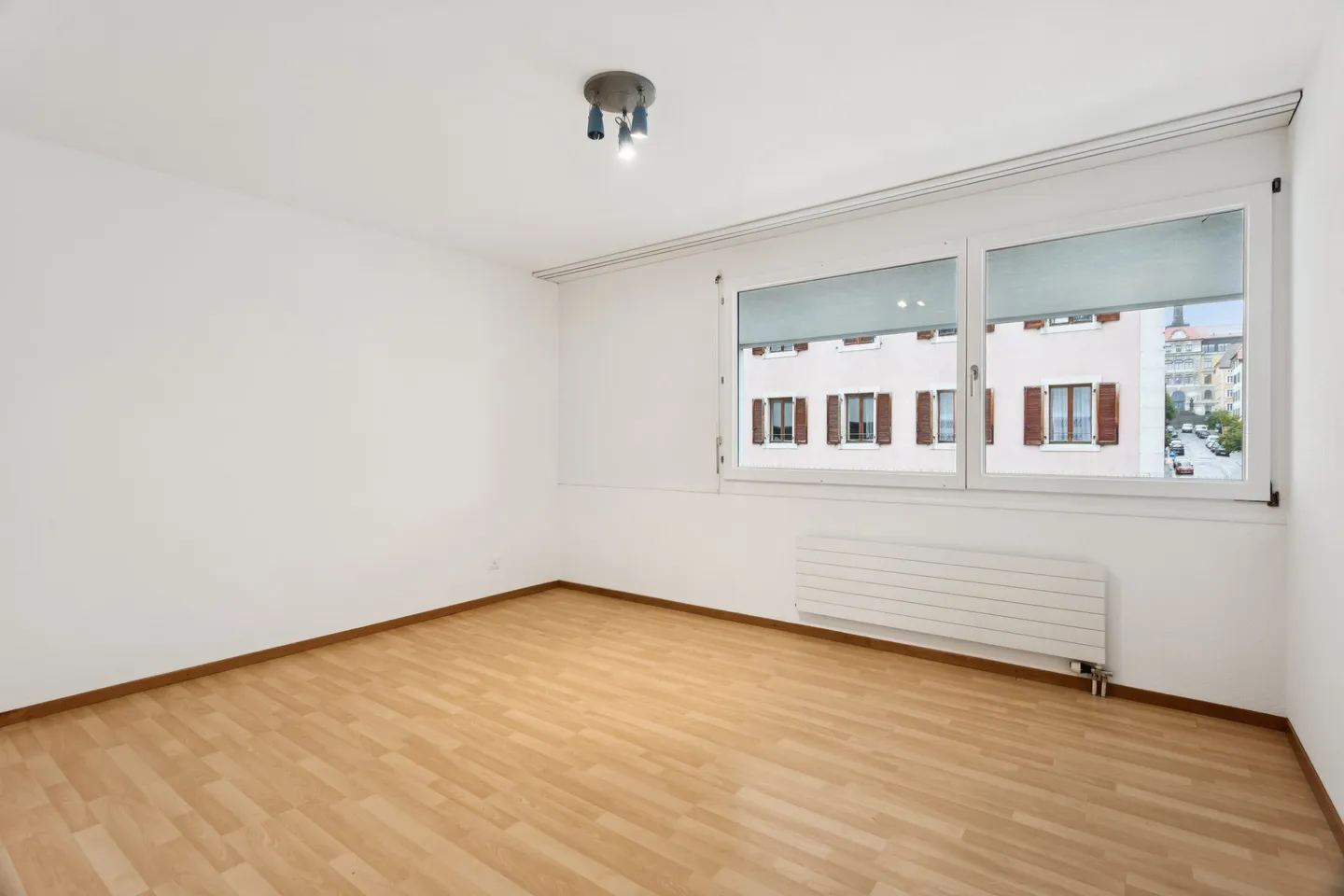 Apartment in the city center with free deposit! - Photo 7 of 9