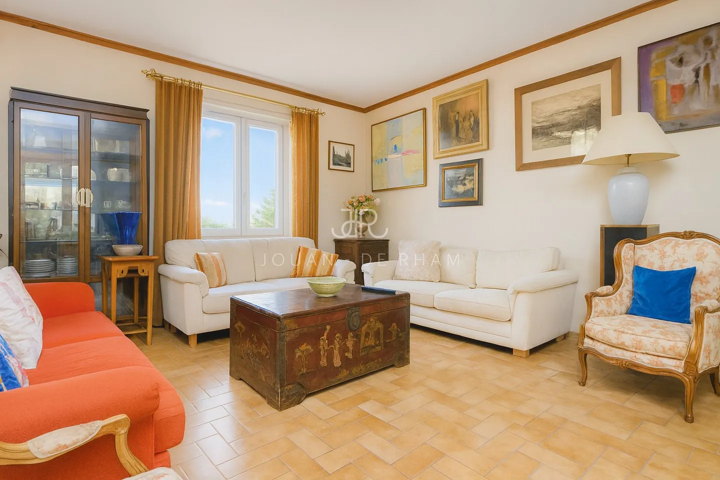 Grande maison avec potentiel de développement - Photo 3 sur 4