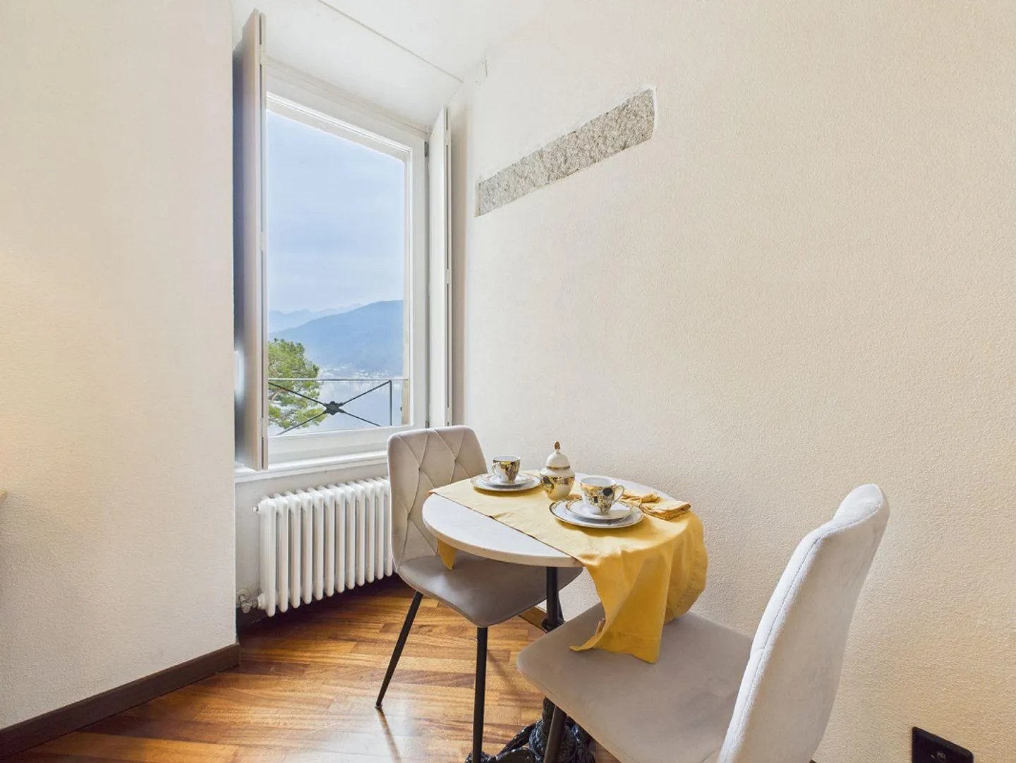 Appartamento Charmante con Vista Lago - Foto 1 di 9