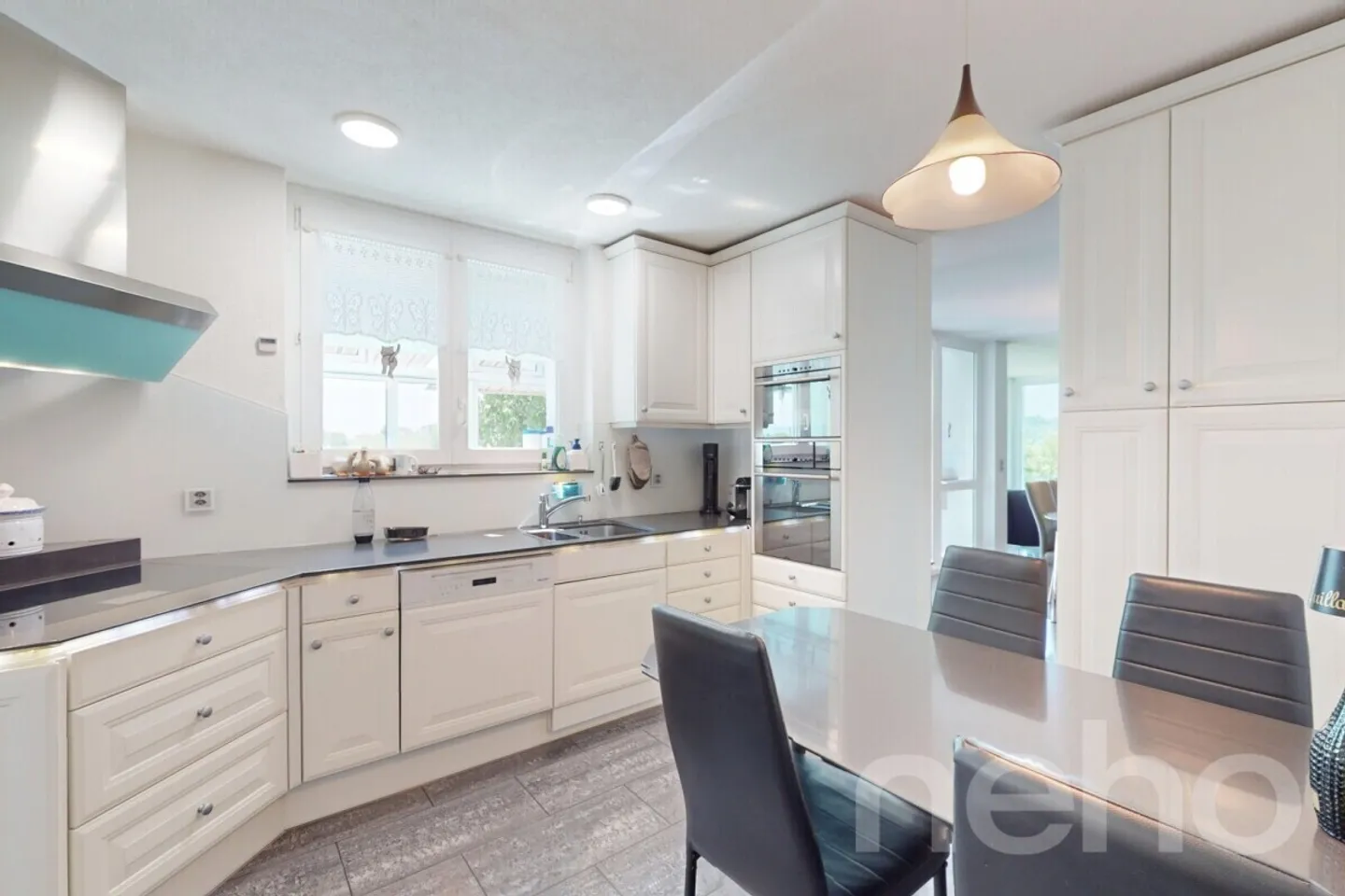 Bellissima casa unifamiliare con 250m2 di superficie abitabile, piscina, spa e giardino d'inverno - Foto 7 di 13