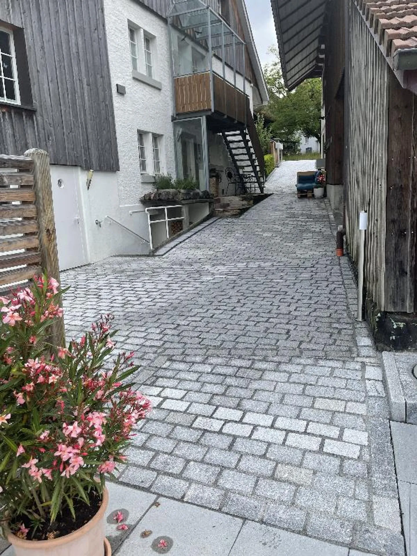 Charmant appartement de 2,5 pièces - Photo 3 sur 14