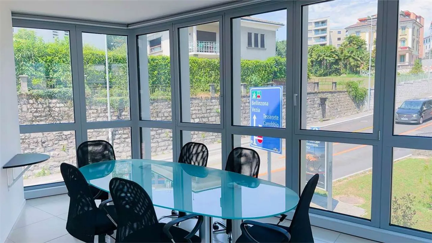 Edificio ad uso misto in affitto - Foto 2 di 7