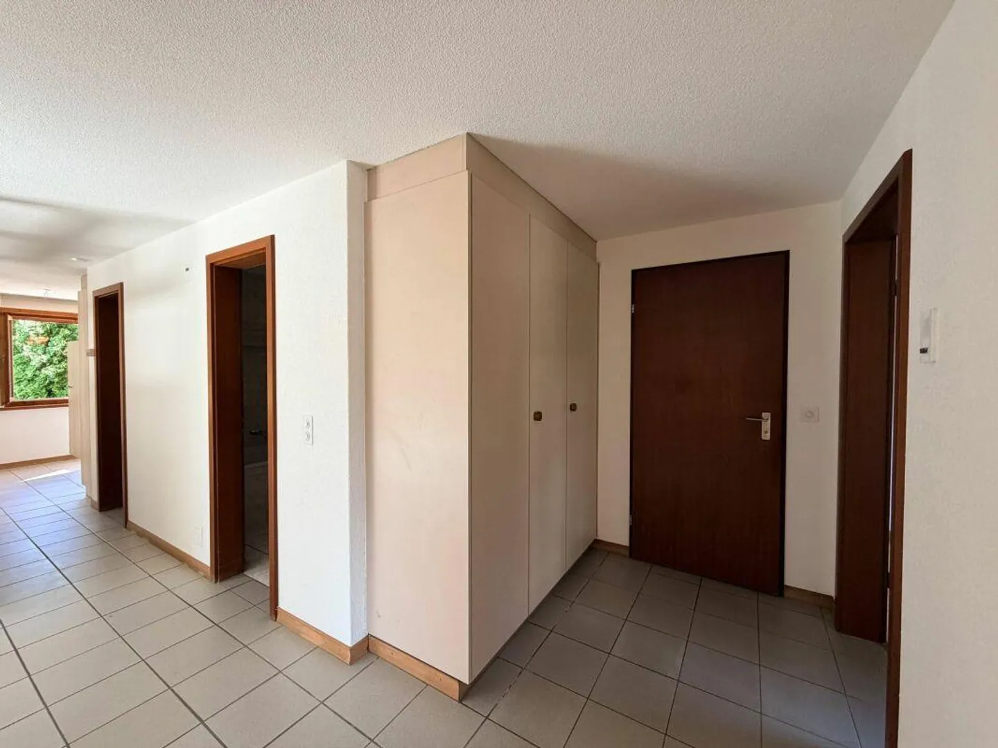Solid 3.5-room apartment with beautiful balcony and underground parking space in Matten near Interlaken - Photo 12 of 19