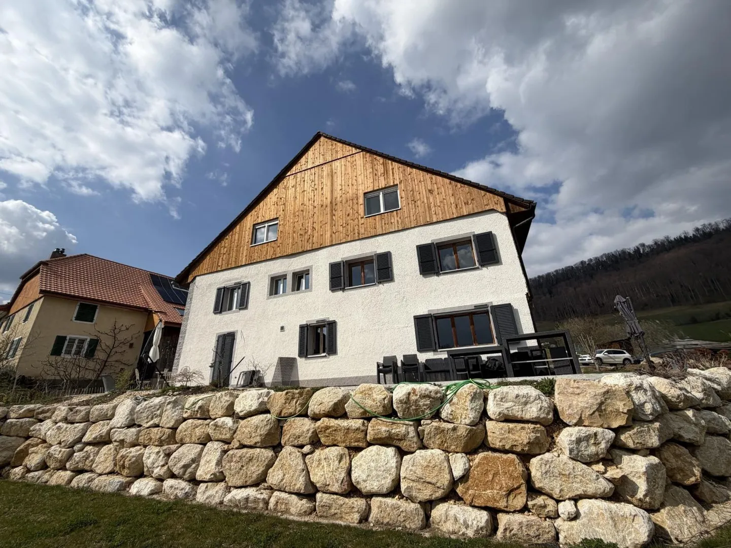 Charmante Wohnung in Montavon - Foto 1 von 13