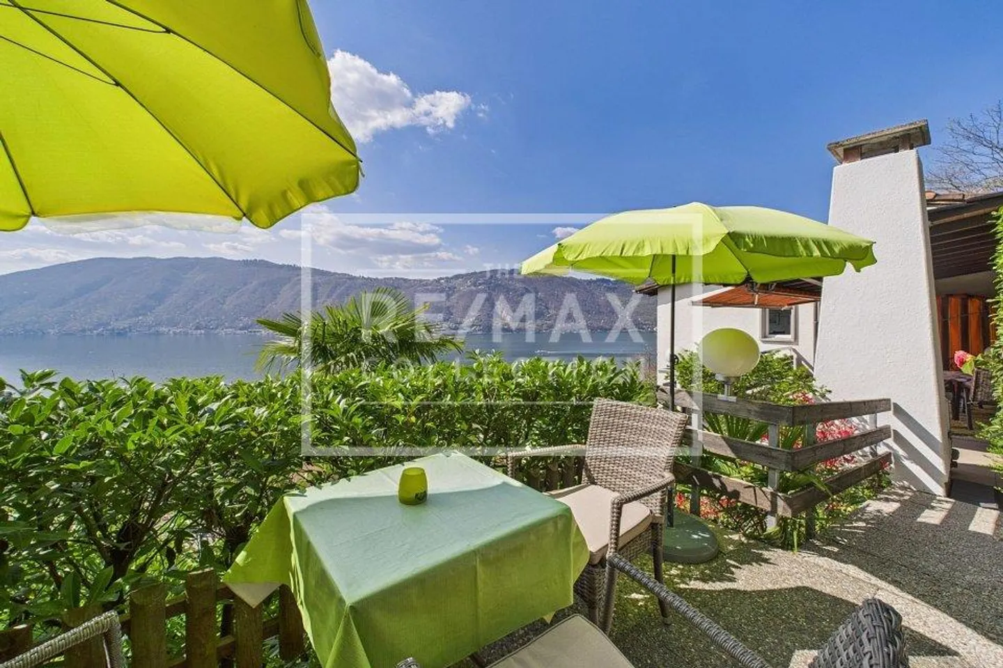 Ein Ferienparadies mit atemberaubendem Blick auf den See - Foto 1 von 13