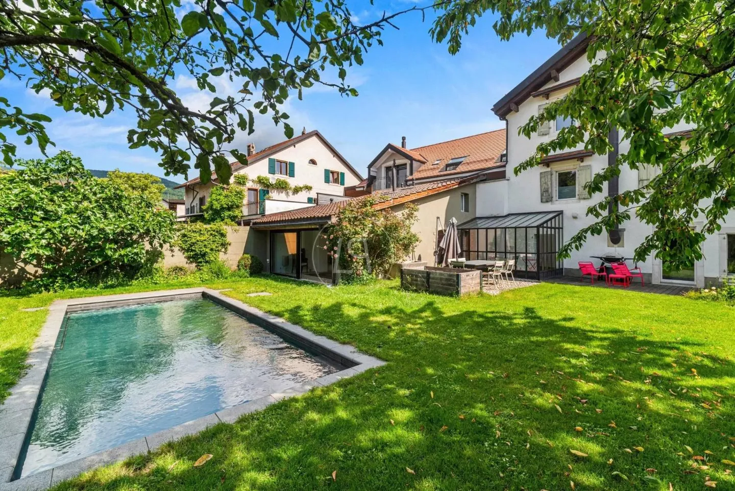 Très belle maison de caractère avec piscine au cœur du village, Genolier - Photo 9 sur 13