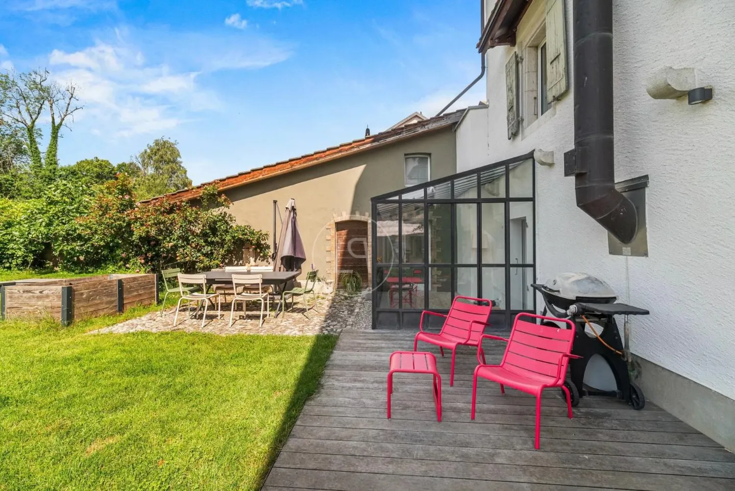 Très belle maison de caractère avec piscine au cœur du village, Genolier - Photo 10 sur 13
