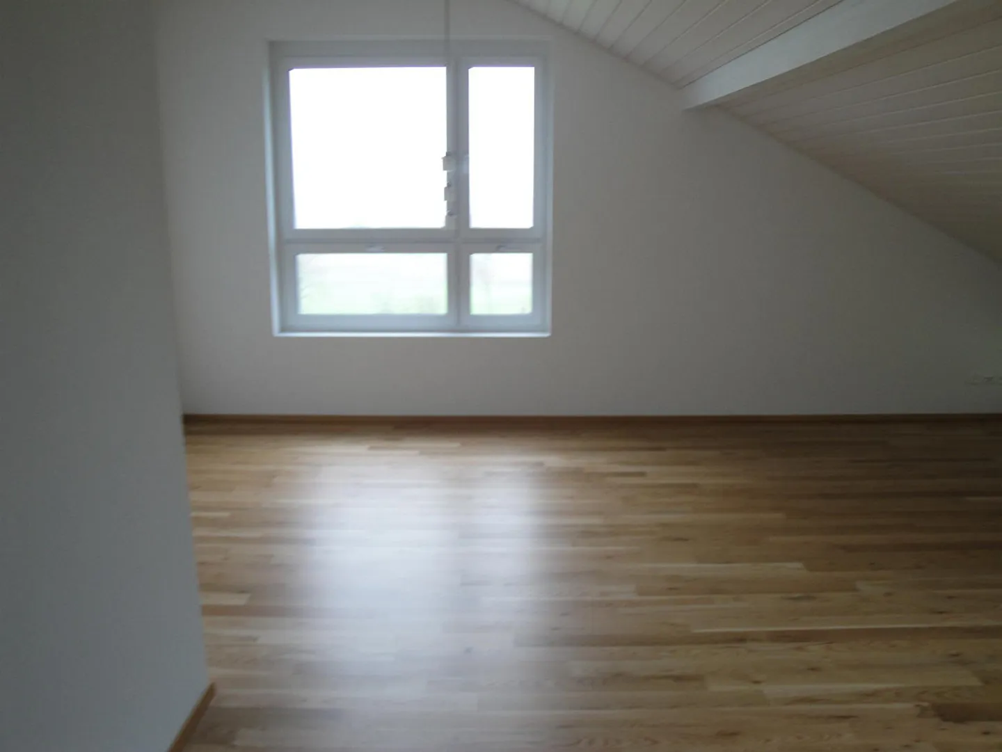 Charming 3.5-room attic apartment with balcony in Mühlau - Photo 6 of 10