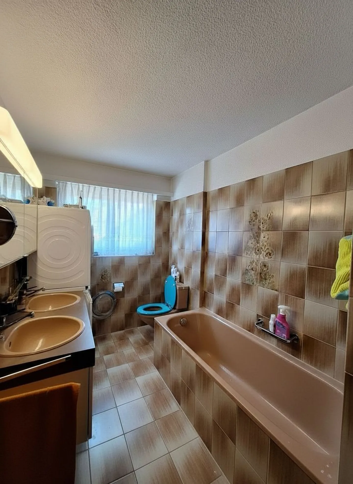 Charming Maisonette Apartment with Fireplace and Development Potential - Photo 2 of 5