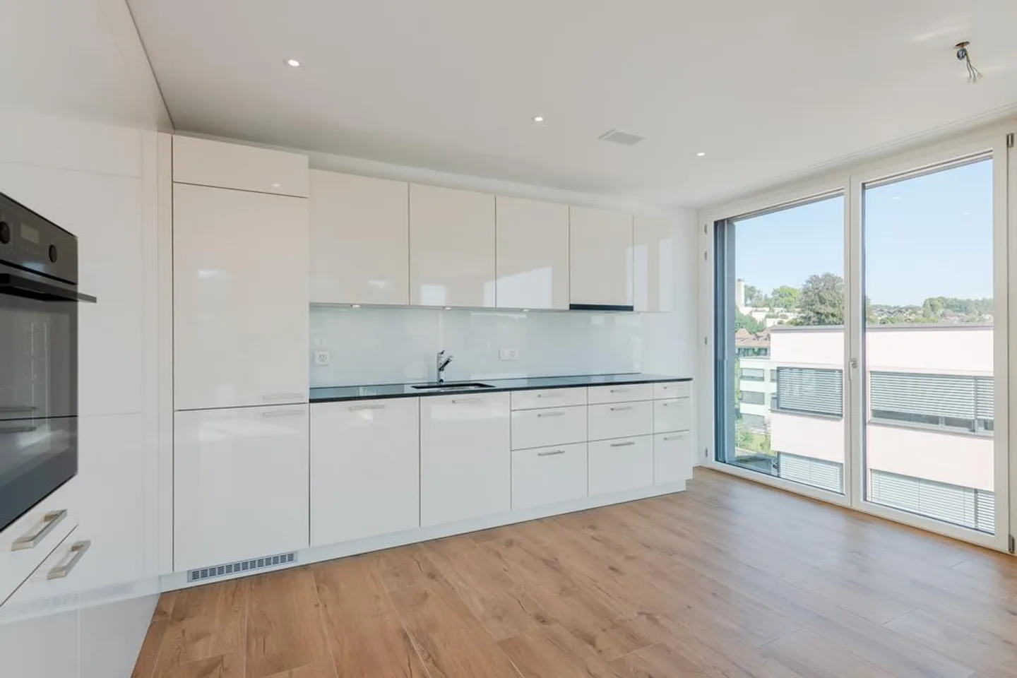 Modernes Apartment in Köniz - Foto 2 von 8