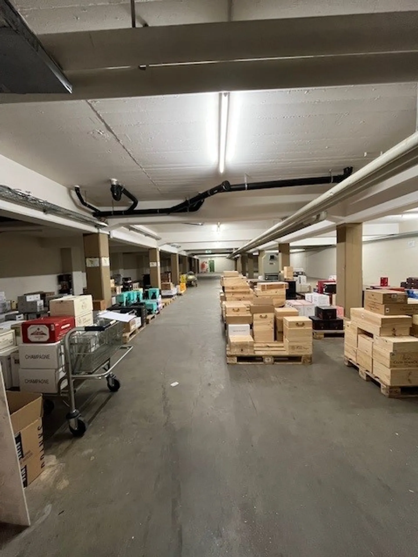 Grosszügiger Lagerraum mit direkter Rampe! - Foto 2 von 4