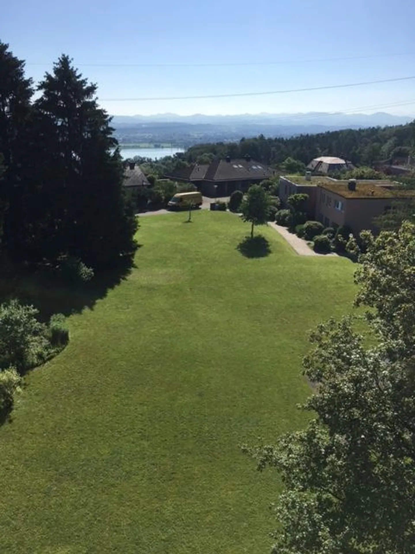 Appartement sous les combles génial avec une terrasse de rêve près du lac Greifen - Photo 3 sur 9