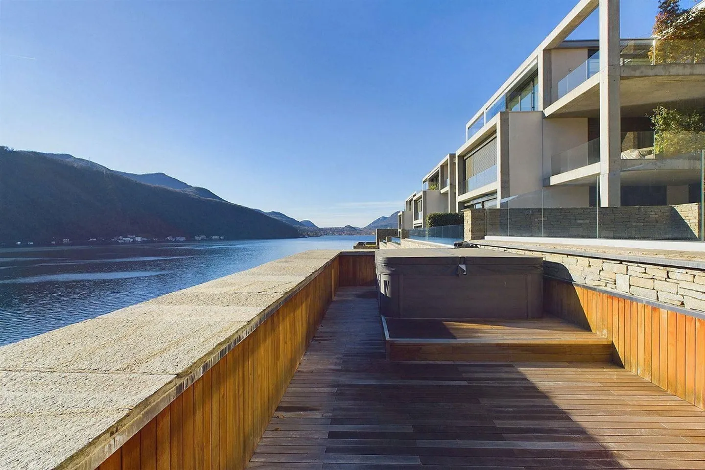 Appartamento di lusso con giardino a Morcote - Foto 8 di 30