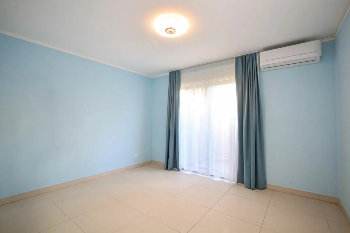 GORDOLA - Interesting apartment with private pool - Photo 12 of 19