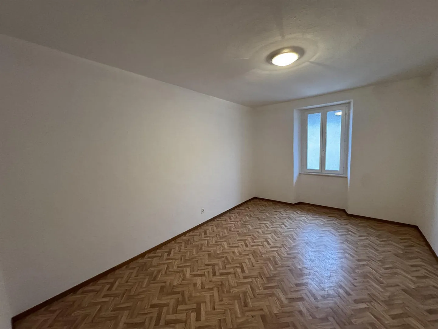 Coldrerio – helles Apartment in günstiger Lage zu den Dienstleistungen - Foto 9 von 18