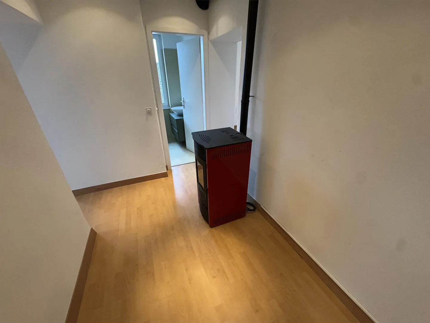 Coldrerio – helles Apartment in günstiger Lage zu den Dienstleistungen - Foto 5 von 18