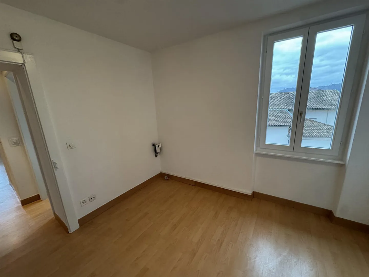 Coldrerio – helles Apartment in günstiger Lage zu den Dienstleistungen - Foto 7 von 18