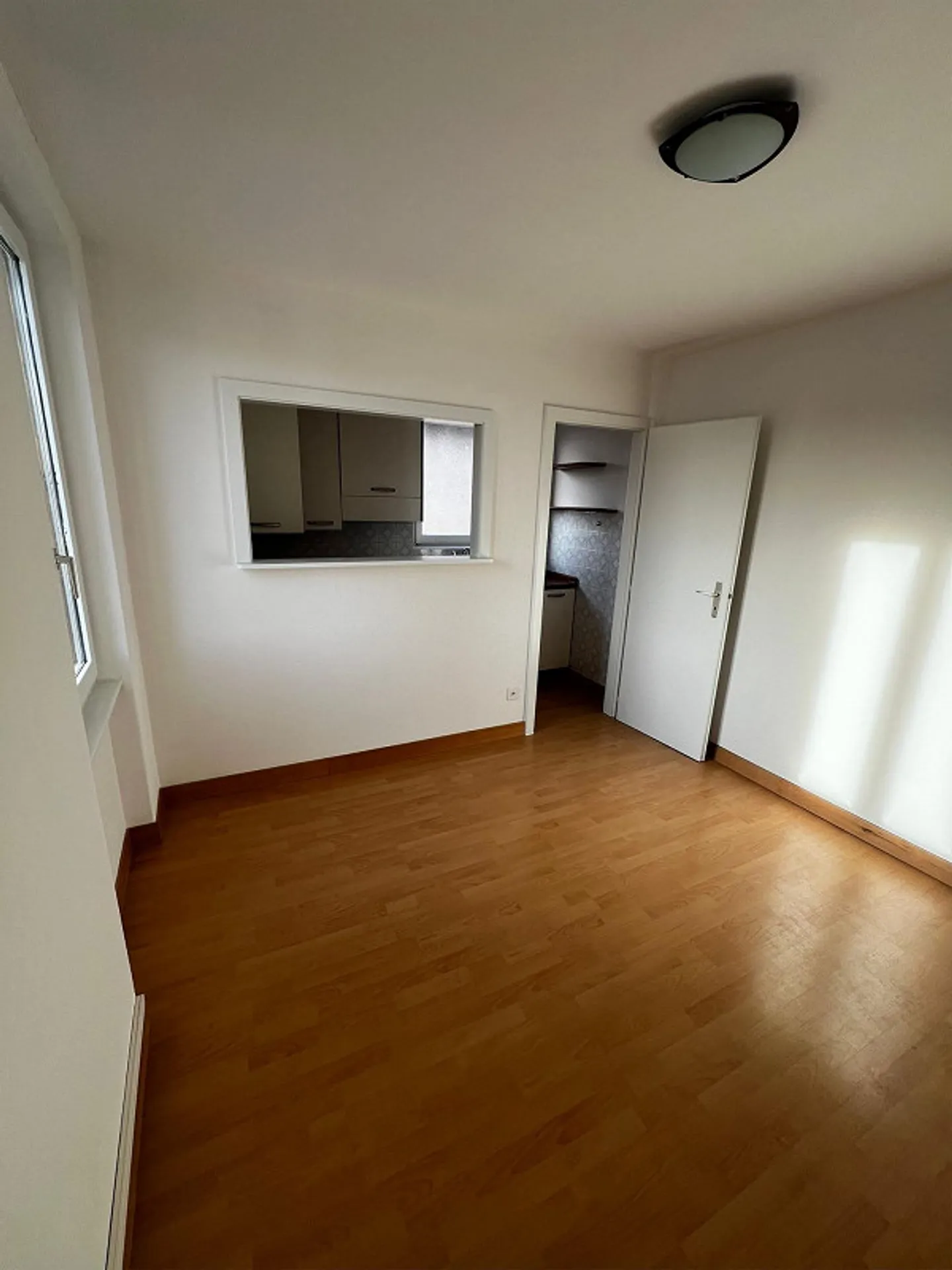 Coldrerio – helles Apartment in günstiger Lage zu den Dienstleistungen - Foto 14 von 18