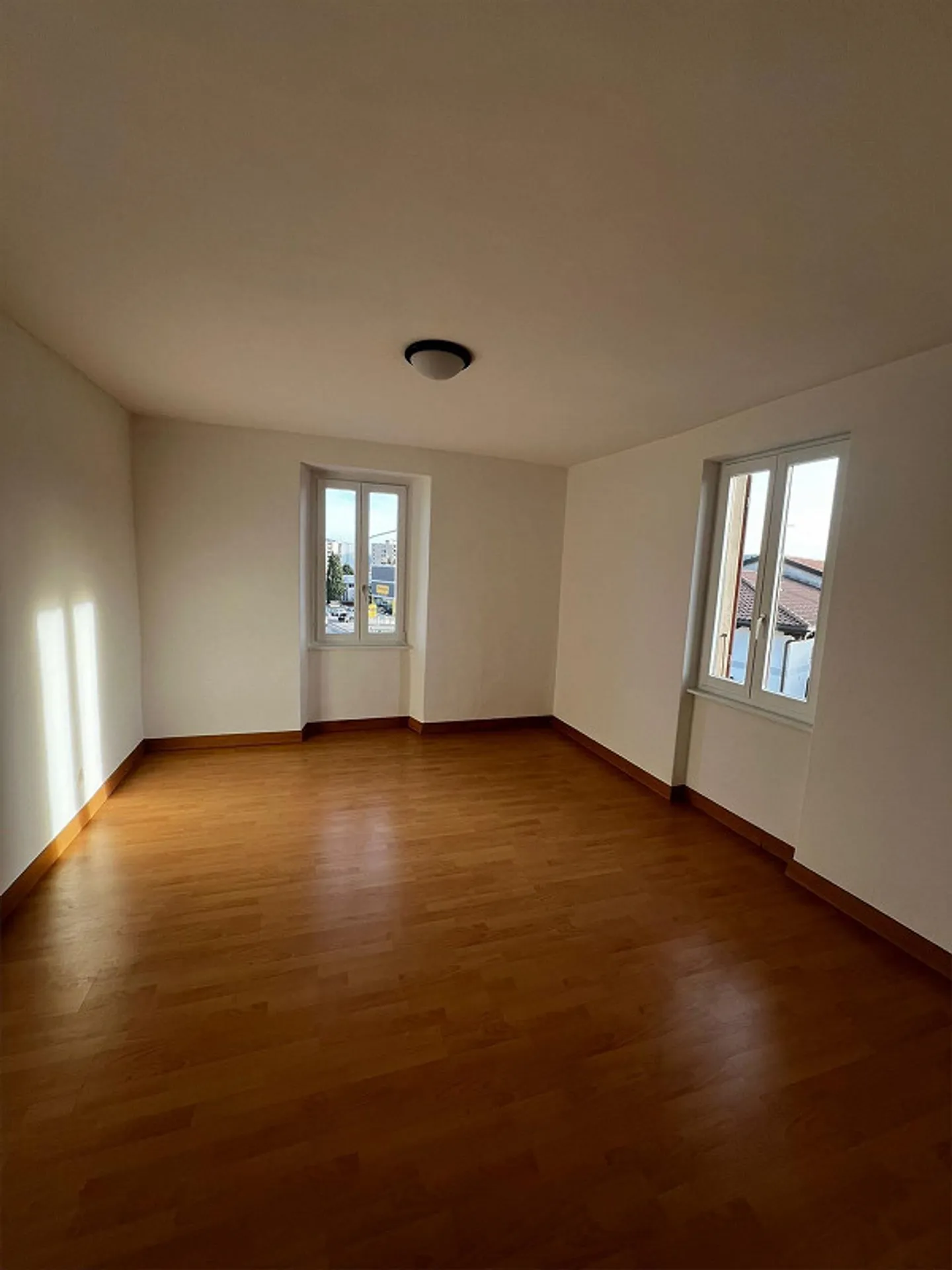 Coldrerio – helles Apartment in günstiger Lage zu den Dienstleistungen - Foto 16 von 18