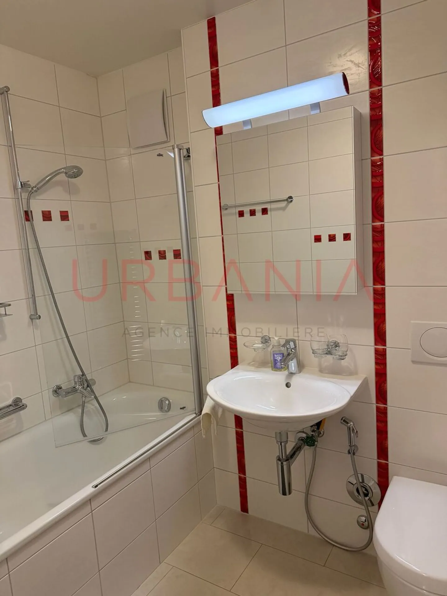 Hervorragende moderne Wohnung mit Seeblick - Foto 6 von 12