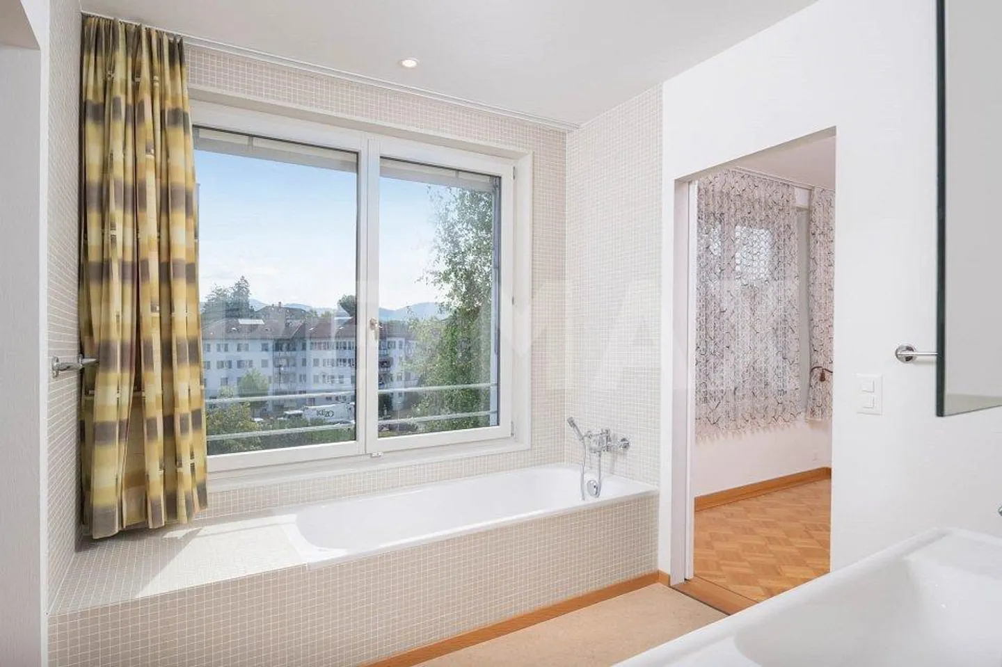 Aimez-vous les plans d'étage extraordinaires - Appartement en ville avec du style et norme Minergie - Photo 8 sur 13