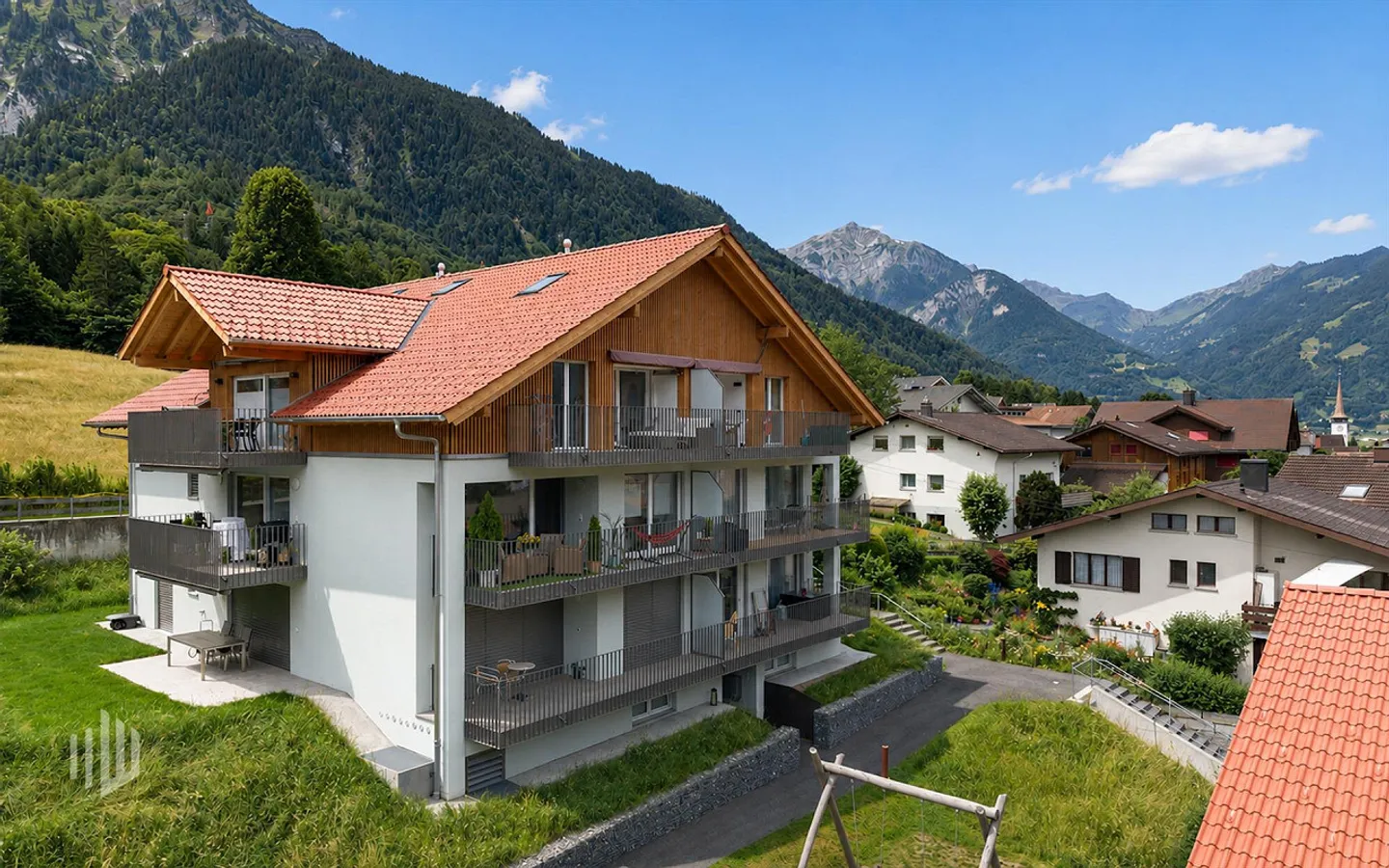 ImmoWyss - Appartement en attique moderne avec galerie et vue imprenable sur le lac - Photo 1 sur 8