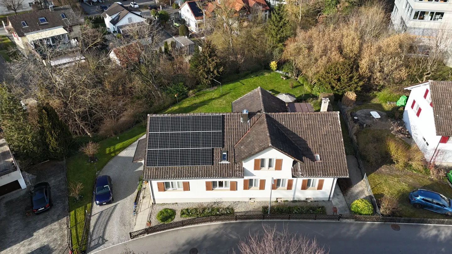 Charmante maison à deux générations dans le quartier populaire d'Emmishofen - Photo 1 sur 13