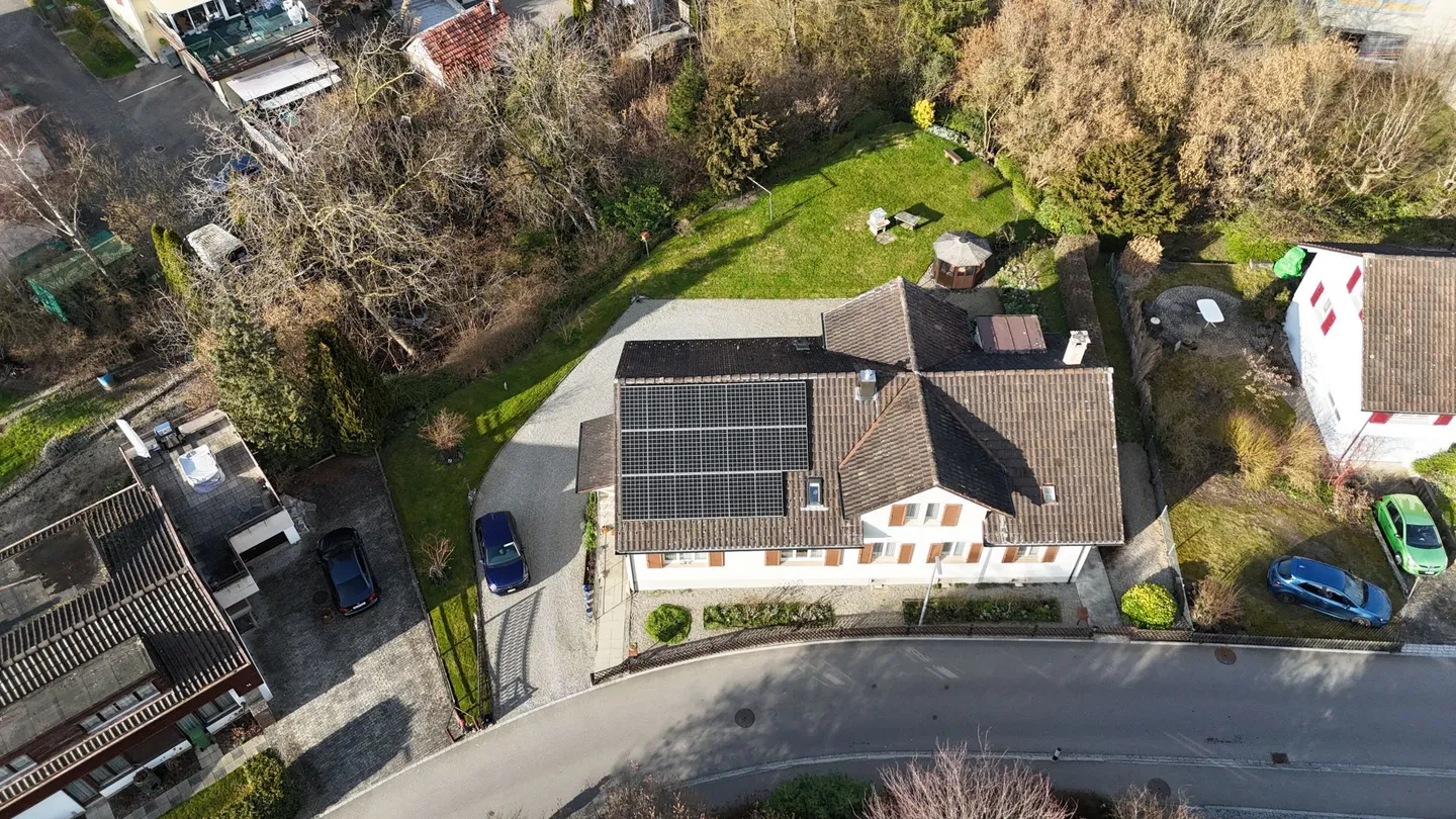 Charmante maison à deux générations dans le quartier populaire d'Emmishofen - Photo 2 sur 13