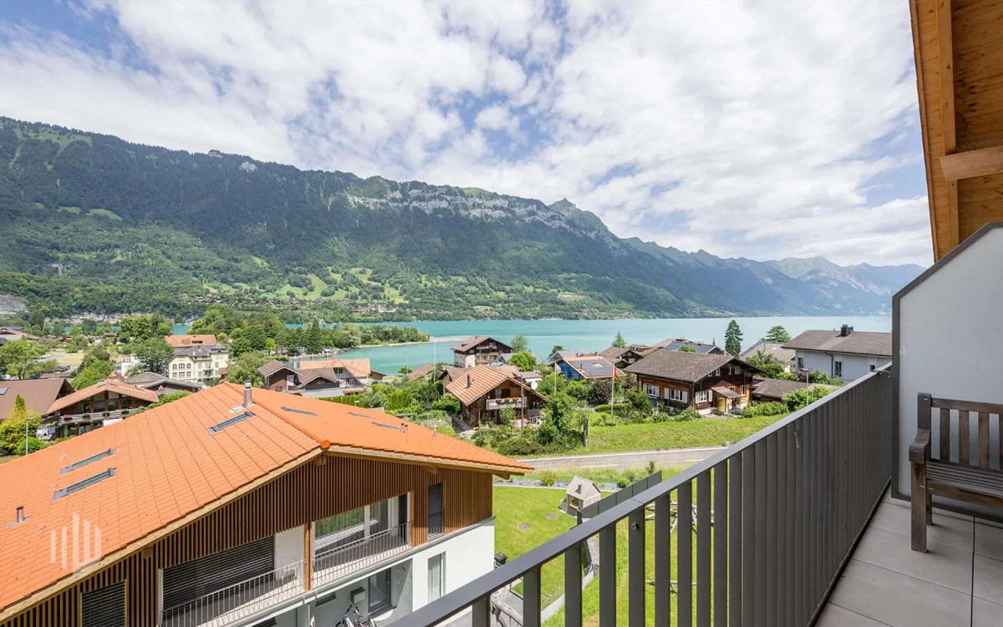 ImmoWyss - Appartement en attique moderne avec galerie et vue imprenable sur le lac - Photo 4 sur 8