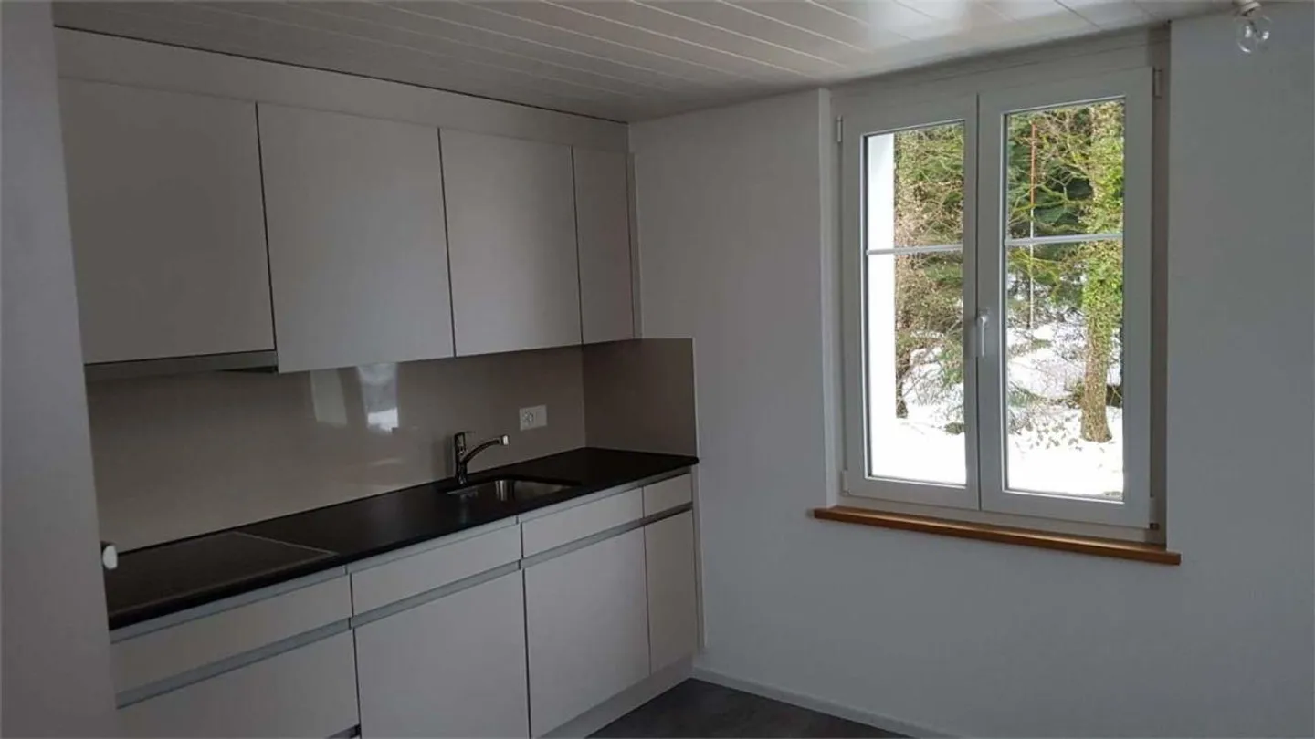 renovierter 4.5 Zimmer Hausteil mit Umschwung - Foto 5 von 10